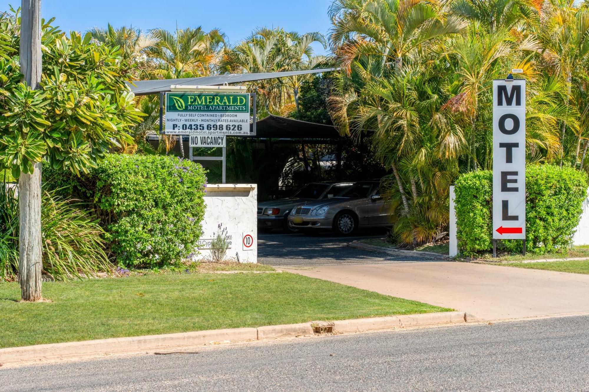 Emerald Motel Apartments Esterno foto